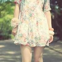 小裙子头像图片_美丽裙子女生头像