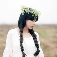 扎两个麻花辫头像_炸麻花辫可爱女生头像图片