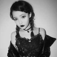 扎两个麻花辫头像_炸麻花辫可爱女生头像图片