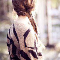 扎两个麻花辫头像_炸麻花辫可爱女生头像图片