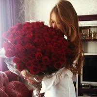 抱花的女孩头像_唯美抱花的可爱女生头像