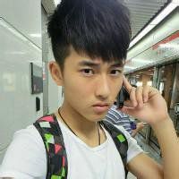 校服头像男生头像_穿校服的帅气男生头像