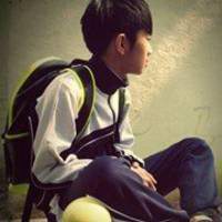 校服头像男生头像_穿校服的帅气男生头像