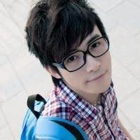 校服头像男生头像_穿校服的帅气男生头像