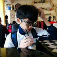 校服头像男生头像_穿校服的帅气男生头像