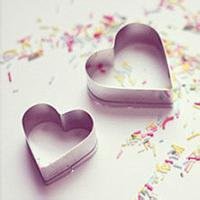 桃心头像卡通_卡通桃心爱心形状头像图片