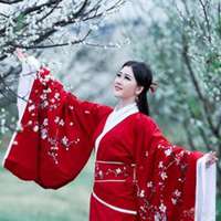 梨花下的美女头像_梨树下的可爱美女头像