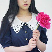 森系女生捧花遮脸头像_用花遮脸的可爱女生头像