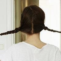 辫子头像女生背影_扎辫子可爱女生背影头像图片