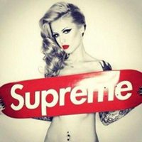 supreme头像女生黑白_黑白简约有型supreme美女头像图片