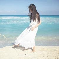 海边头像女生唯美漂亮_漂亮美女看海头像图片