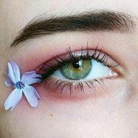 只露眼睛的头像女