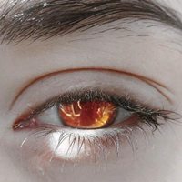 只露眼睛的头像女