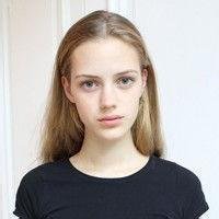 微信微笑头像女生