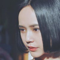 笑的开心的女生头像