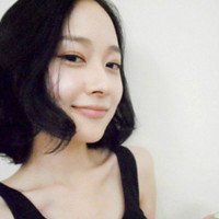 笑的开心的女生头像