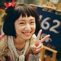 笑的开心的女生头像