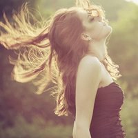 笑的开心的女生头像