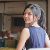 笑的开心的女生头像