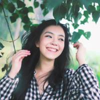 笑的灿烂的女生头像