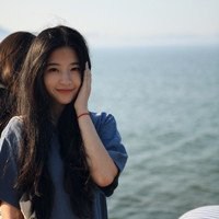 笑的灿烂的女生头像