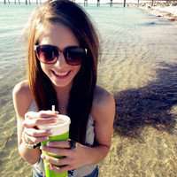 笑的灿烂的女生头像