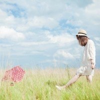 阳光头像女生背影图片