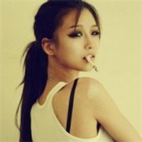 韩国潮流女生抽烟头像