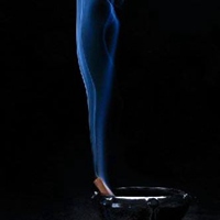 一支烟燃烧唯美图片 燃烧中的香烟唯美图