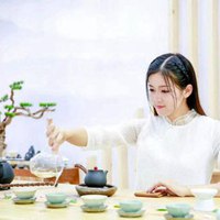 茶艺师美女头像