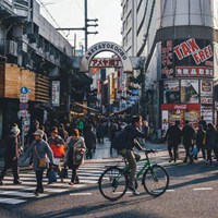 人潮拥挤的唯美图片 人潮拥挤我好多余伤感图片