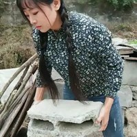 美女工地搬砖真实图片