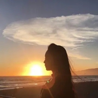 女生头像海边 海边夕阳侧脸的女生头像