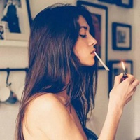 女生抽烟的高清头像 抽烟霸气女生头像高清