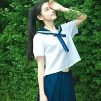 头像女生学生范穿校服 学生女头像穿校服的那种