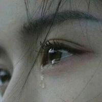 伤心的头像女生 女生流泪真人黑色伤心的头像
