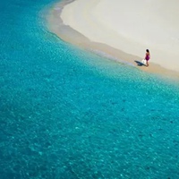 海滩头像 海滩上的漂亮女生头像