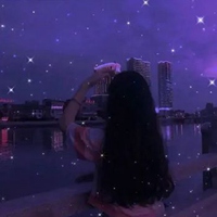 星空滤镜的女生头像