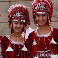 少数民族柯尔克孜族美女高清头像