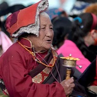 藏族女祈祷头像
