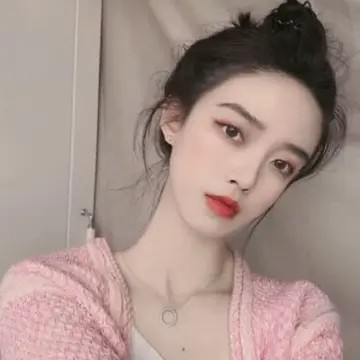 唯美露肩美女头像图片