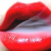 抽烟的红唇微信抽烟头像