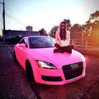 全新奥迪粉红色女性汽车