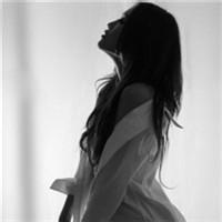 黑白姓感美女微信头像